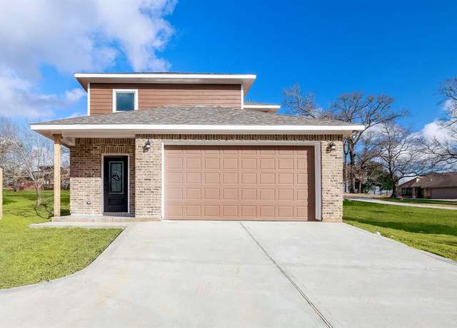 Property at 9 Snead Ln, Huntsville, TX 77340, 3 beds, 2.5 baths