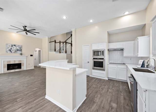 Property at 1819 Parkview Ln, Missouri City, TX 77459, 4 beds, 3.5 baths