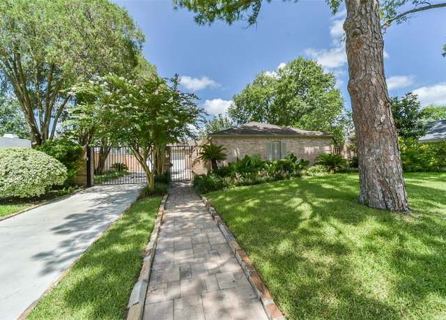 Property at 2414 Briarbrook Dr, Houston, TX 77042, 3 beds, 2 baths