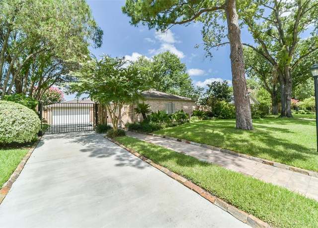 Property at 2414 Briarbrook Dr, Houston, TX 77042, 3 beds, 2 baths