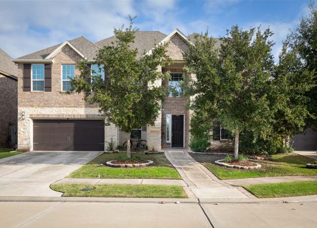 Property at 14 Monarch Court Ct, Sugar Land, TX 77498, 5 beds, 4.5 baths