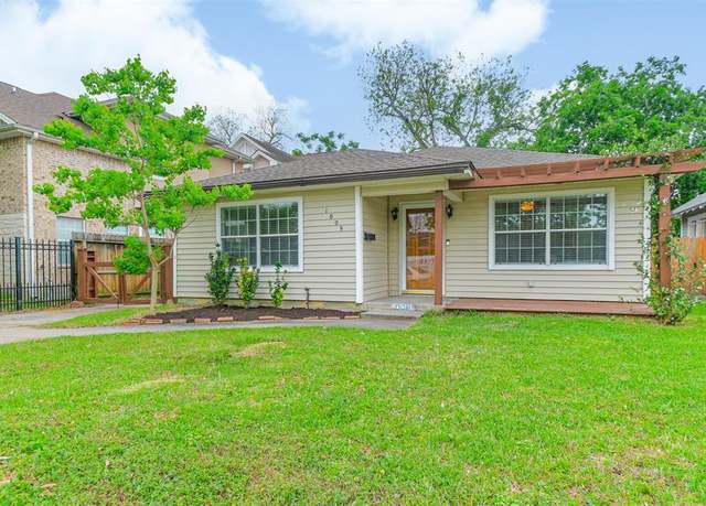 Property at 1009 Tabor St, Houston, TX 77009, 3 beds, 2 baths
