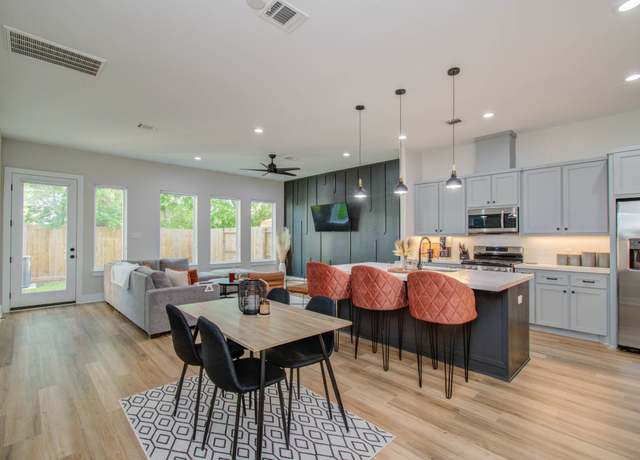 Property at 4612 Oats St, Houston, TX 77020, 3 beds, 2.5 baths