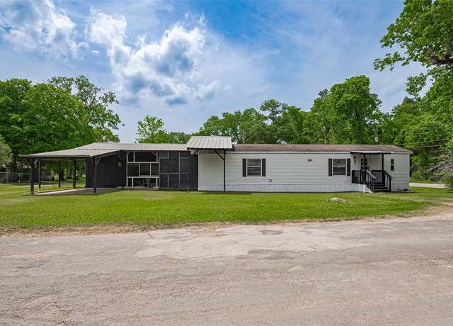 Property at 506 South Oakhurst Dr, Livingston, TX 77351, 2 beds, 2 baths