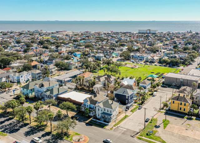 Property at 1927 Broadway St, Galveston, TX 77550, 4 beds, 2.5 baths