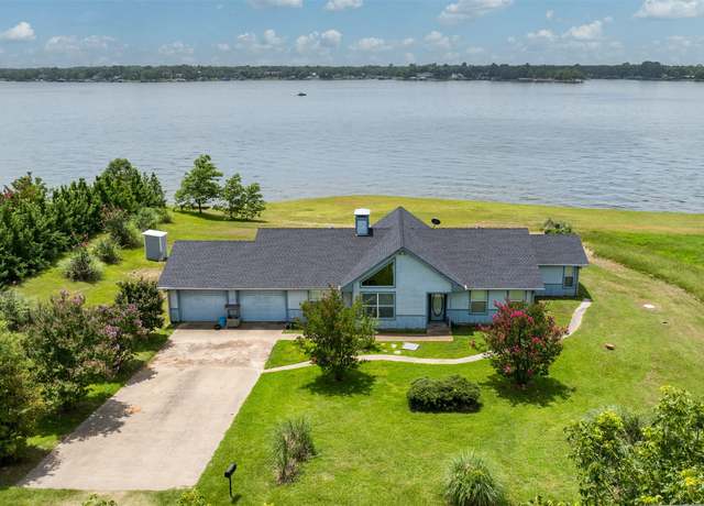 Property at 15541 Presidio Cir, Malakoff, TX 75148, 2 beds, 2 baths