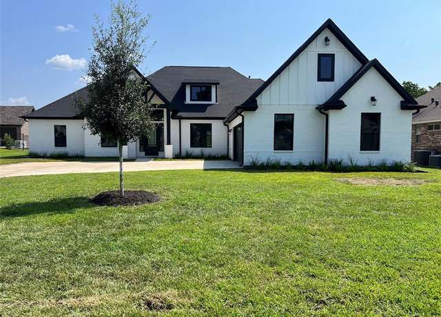 Property at 10843 Bourbon St, Willis, TX 77318, 4 beds, 4.5 baths