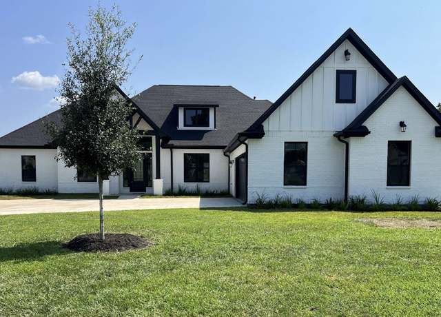 Property at 10843 Bourbon St, Willis, TX 77318, 4 beds, 4.5 baths