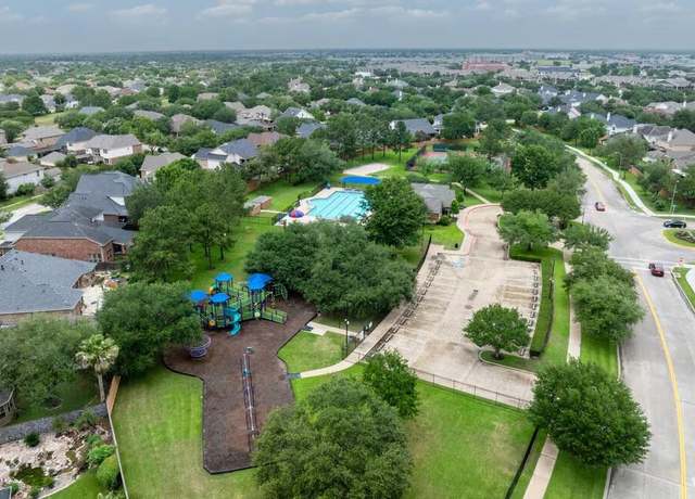 Property at 17075 Great Glen Dr, Houston, TX 77084, 3 beds, 2 baths