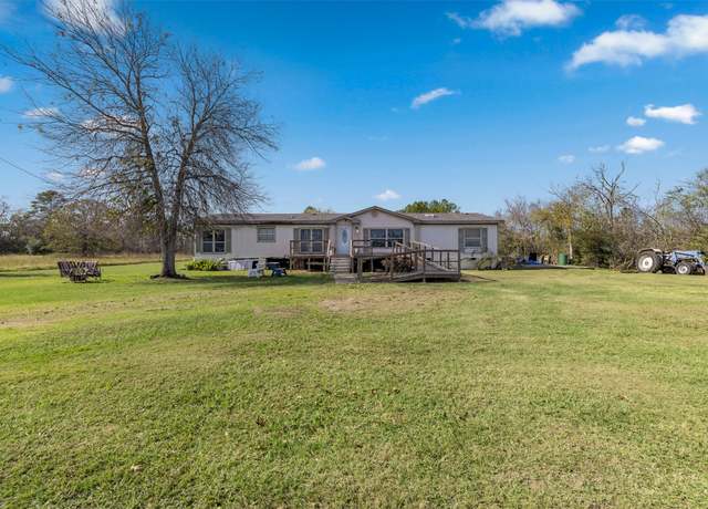 Property at 17 Wood Farm Rd, Huntsville, TX 77320, 4 beds, 2 baths