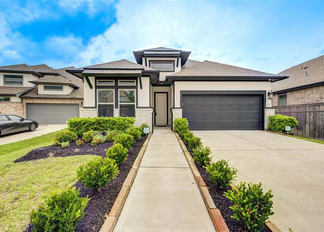 Property at 8711 Fox Trail Dr, Missouri City, TX 77459, 3 beds, 3 baths
