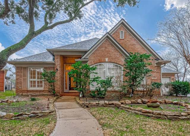 Property at 7402 Stone Arbor Dr, Sugar Land, TX 77479, 3 beds, 2.5 baths