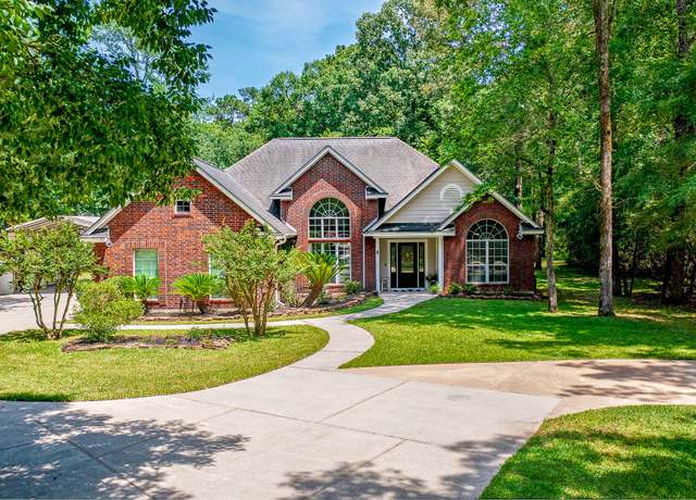 Property at 6 Lake Forest Dr, Conroe, TX 77384, 3 beds, 2 baths