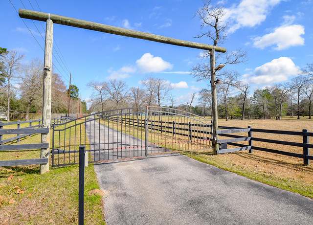 Property at 16910 Butera Rd, Magnolia, TX 77355, 3 beds, 2 baths