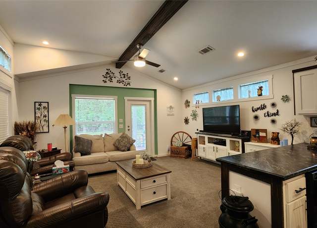 Property at 661 Timberline Dr, Onalaska, TX 77360, 2 beds, 1 bath