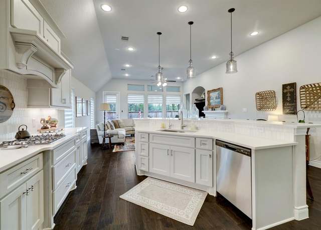 Property at 21825 S Enchanted Rock Dr, Porter, TX 77365, 4 beds, 3 baths