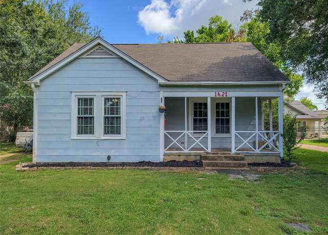 Property at 1421 Brooks Ave, Rosenberg, TX 77471, 3 beds, 2 baths
