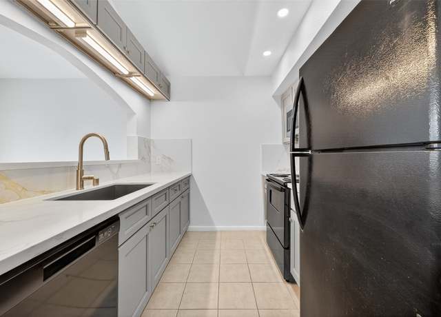 Property at 2121 El Paseo St #1900, Houston, TX 77054, 2 beds, 2 baths