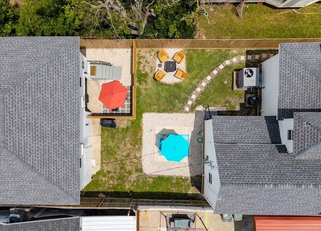 Property at 3624 Avenue S 1/2, Galveston, TX 77550, 5 beds, 3 baths