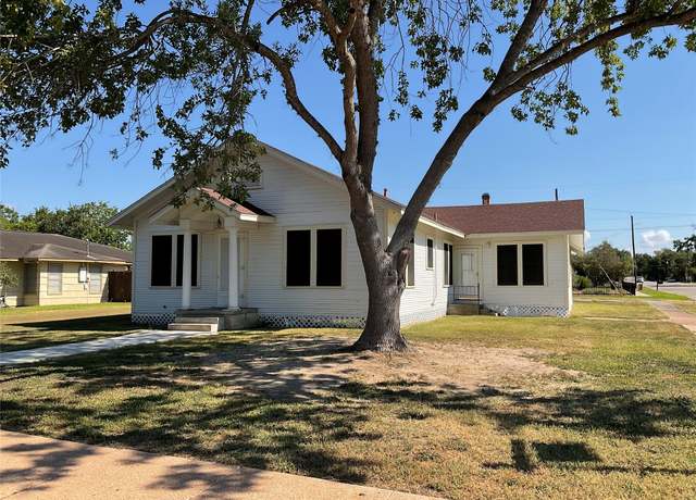 Property at 302 W French St, Cuero, TX 77954, 4 beds, 2 baths