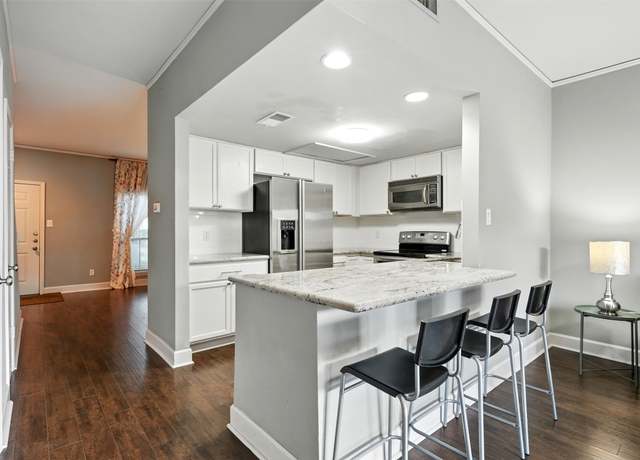 Property at 14711 Barryknoll Ln #35, Houston, TX 77079, 2 beds, 2.5 baths