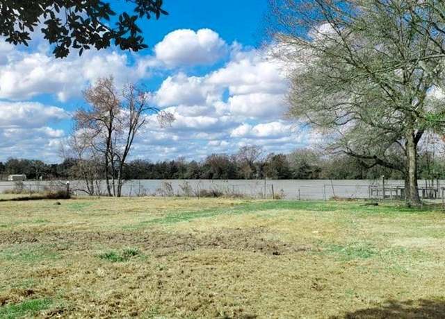 Property at 205 E Marietta St, Madisonville, TX 77864