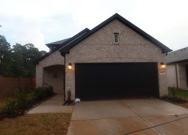 Property at 16205 Mcdonald County Ct, Montgomery, TX 77316, 4 beds, 3 baths