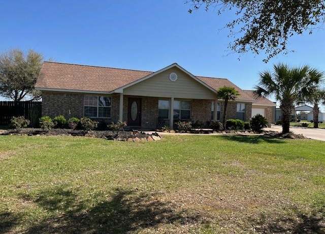Property at 1812 Settlers Court Dr, Sealy, TX 77474, 3 beds, 2 baths