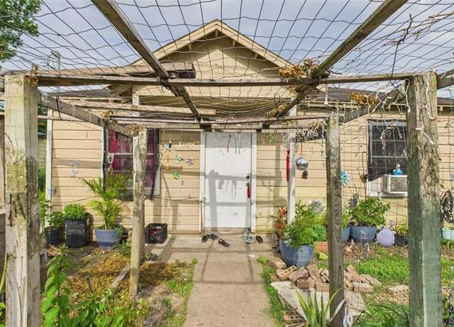 Property at 8935 Duane St, Houston, TX 77051, 2 beds, 1 bath