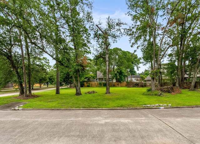 Property at 10 Warrenton Dr, Houston, TX 77024