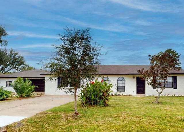 Property at 1905 County Road 235, Alvin, TX 77511, 3 beds, 3 baths