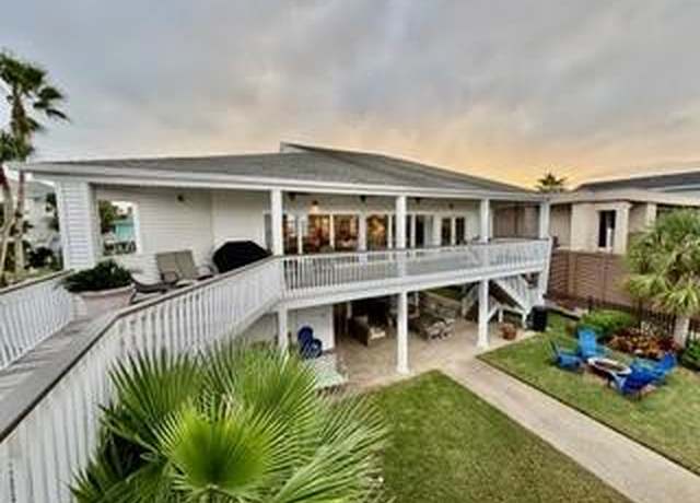 Property at 3514 Jolly Roger Cir, Galveston, TX 77554, 4 beds, 4.5 baths