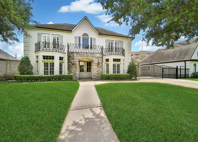 Property at 3 Pecan Trail Ln, Spring Valley Village, TX 77055, 5 beds, 3.5 baths