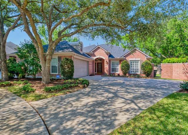 Property at 1114 Ridgeburg Ct, Houston, TX 77077, 3 beds, 2.5 baths