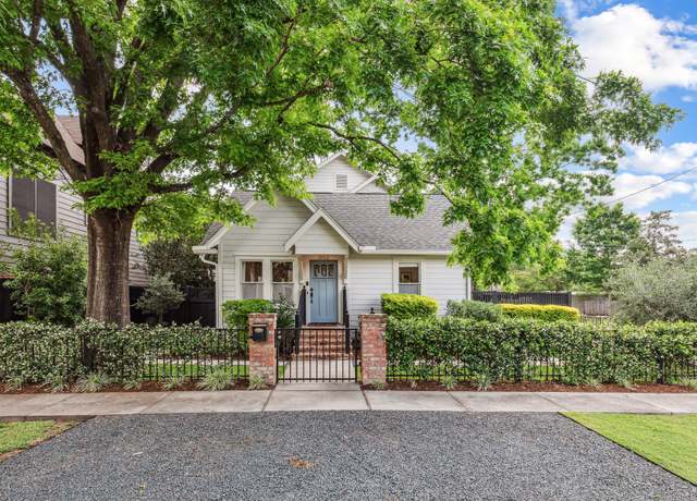Property at 1202 Ashland St, Houston, TX 77008, 4 beds, 4 baths