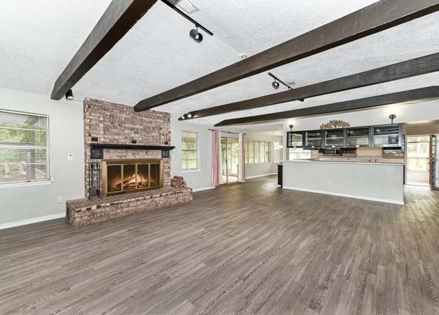 Property at 16823 Dogwood Ct, Plantersville, TX 77363, 3 beds, 2.5 baths