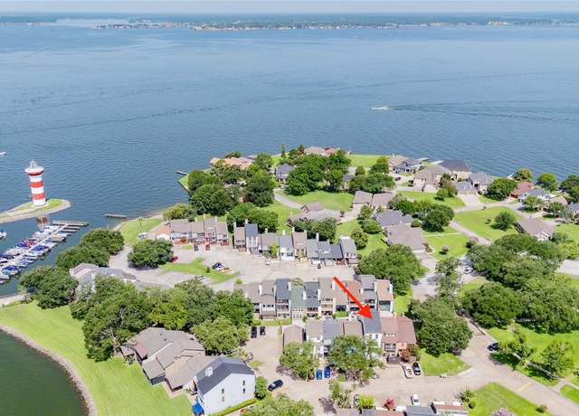 Property at 2022 Lakewood Ct, Willis, TX 77318, 4 beds, 4.5 baths