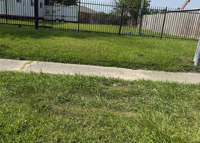 Property at 847 S Victory Dr, Houston, TX 77088
