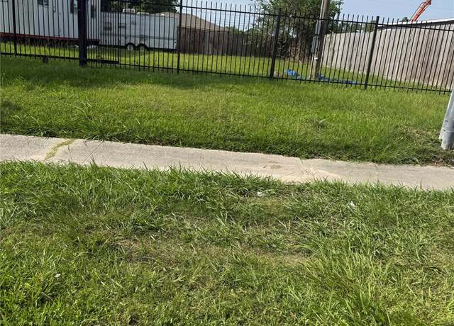 Property at 847 S Victory Dr, Houston, TX 77088
