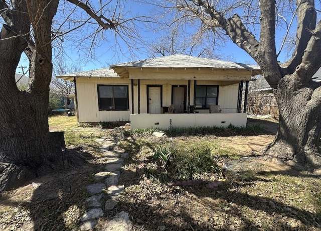 Property at 503 N Cedar St, Seymour, TX 76380, 3 beds, 1 bath