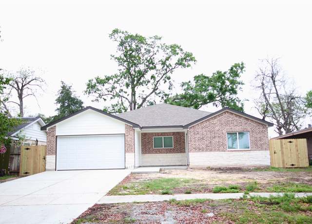 Property at 1111 Camden Rd, Pasadena, TX 77502, 3 beds, 2 baths