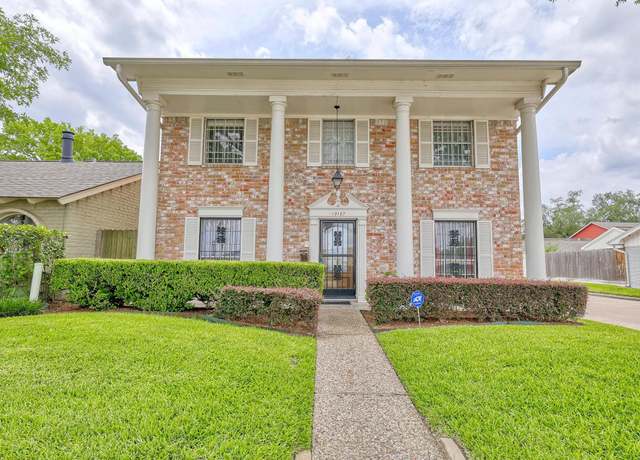 Property at 10157 Kemp Forest Dr, Houston, TX 77080, 3 beds, 2.5 baths