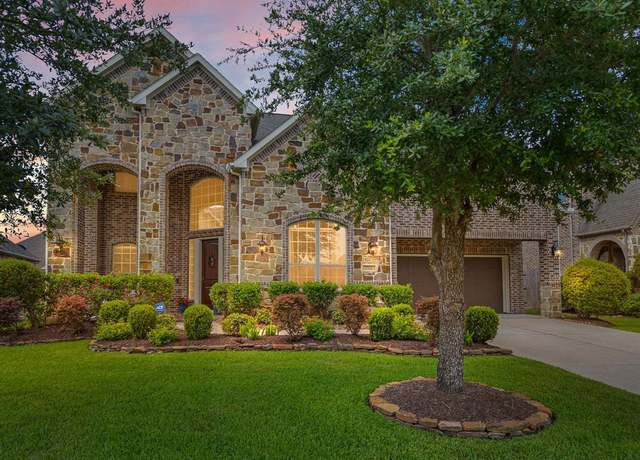 Property at 2322 Dolan Springs Ln, Friendswood, TX 77546, 4 beds, 3.5 baths