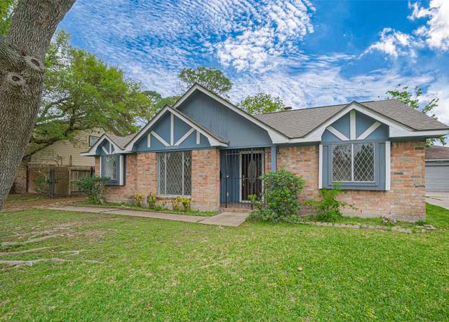Property at 10807 Kirkwell Dr, Houston, TX 77089, 4 beds, 2 baths