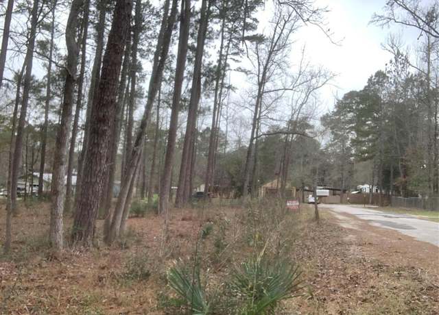 Property at 11 Yolanda St, Huntsville, TX 77320