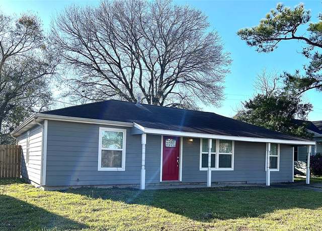 Property at 1214 Eastman St, Pasadena, TX 77506, 3 beds, 1 bath