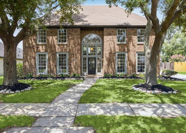 Property at 2112 Kilkenny Dr, Pearland, TX 77581, 4 beds, 3.5 baths