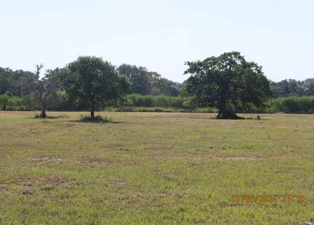 Property at 1046 Railhead Rd, Columbus, TX 78934