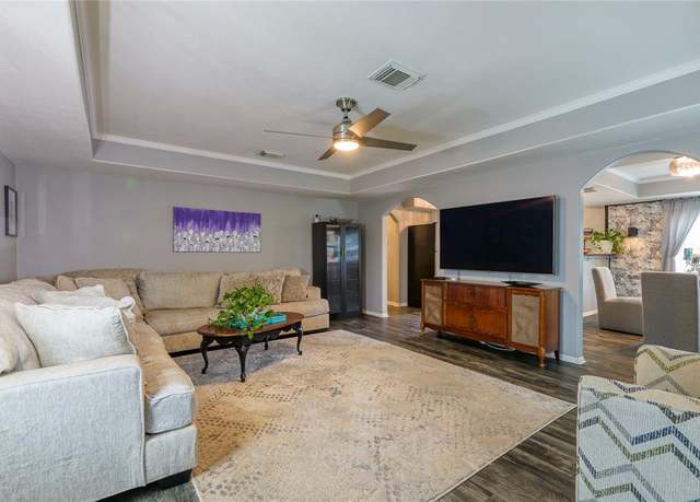 Property at 2328 32nd Ave N, Texas City, TX 77590, 3 beds, 2 baths
