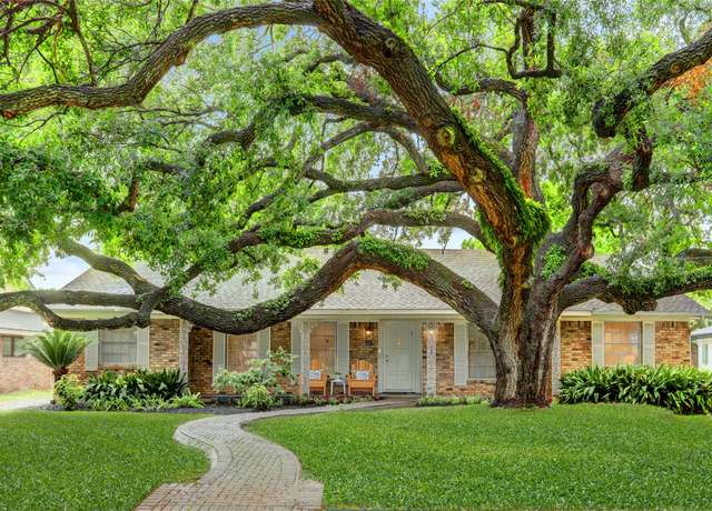 Property at 4430 Lymbar Dr, Houston, TX 77096, 4 beds, 2 baths